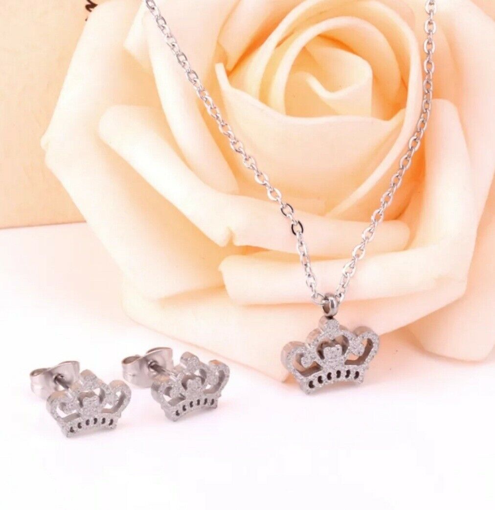 Silver Crystal King Queen Crown Necklace Pendant Women Ladies Gift Jewellery UK