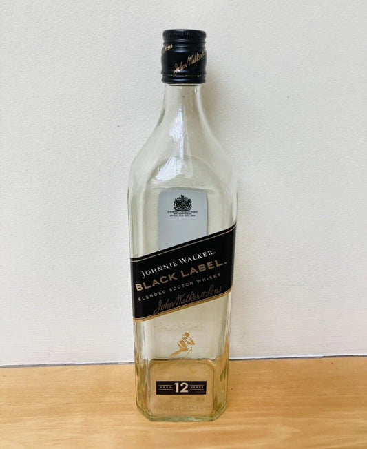 12-Y.O. Johnnie Walker Black Label Scotch Whisky 70l Clean EMPTY bottle (700ml)