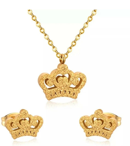 GOLD Crystal King Queen Crown Necklace Pendant Women Ladies Gift Jewellery UK