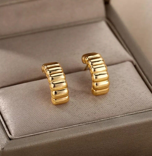 18k Gold Plated Ribbed Croissant Ear Cuff Stainless Steel Earrings Rope